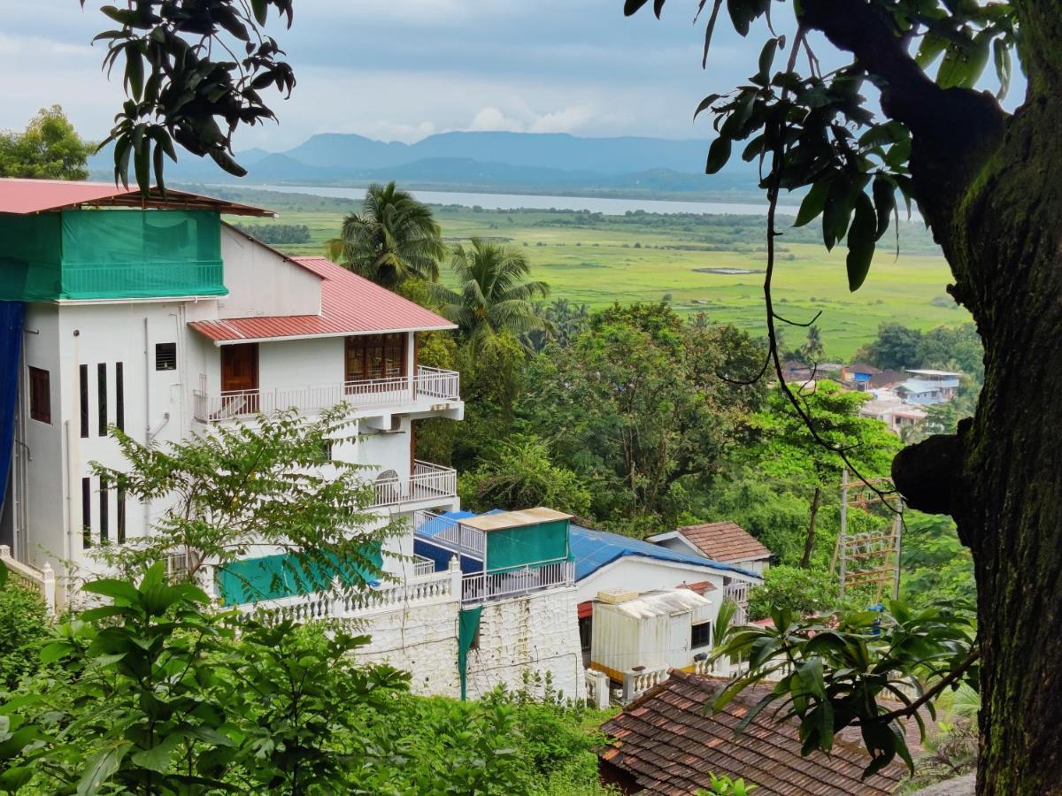 Whitehouse Homestay By Oxystays Hospitality Алибаг Экстерьер фото